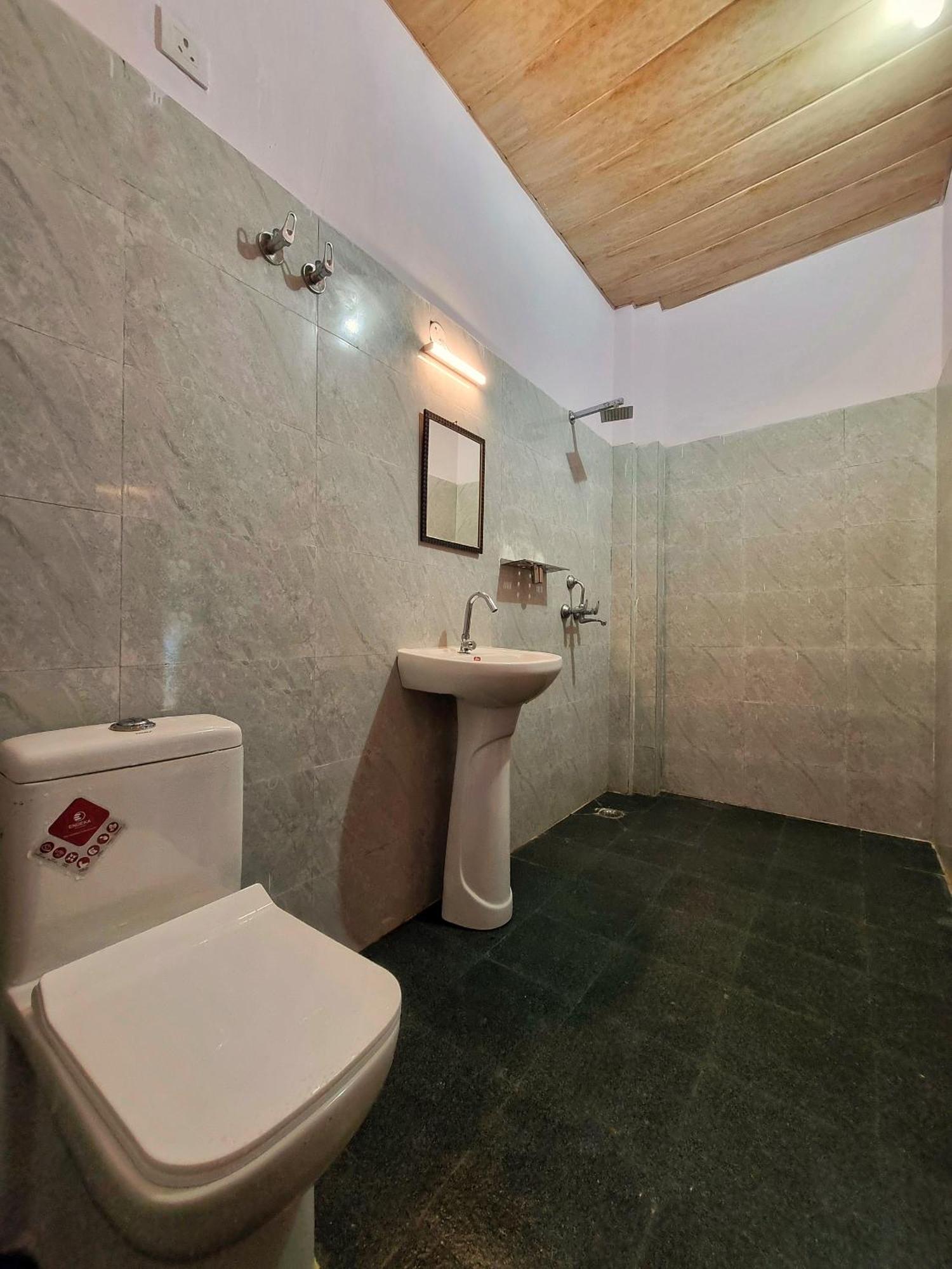 Landlopers Hostel Risikés Kültér fotó