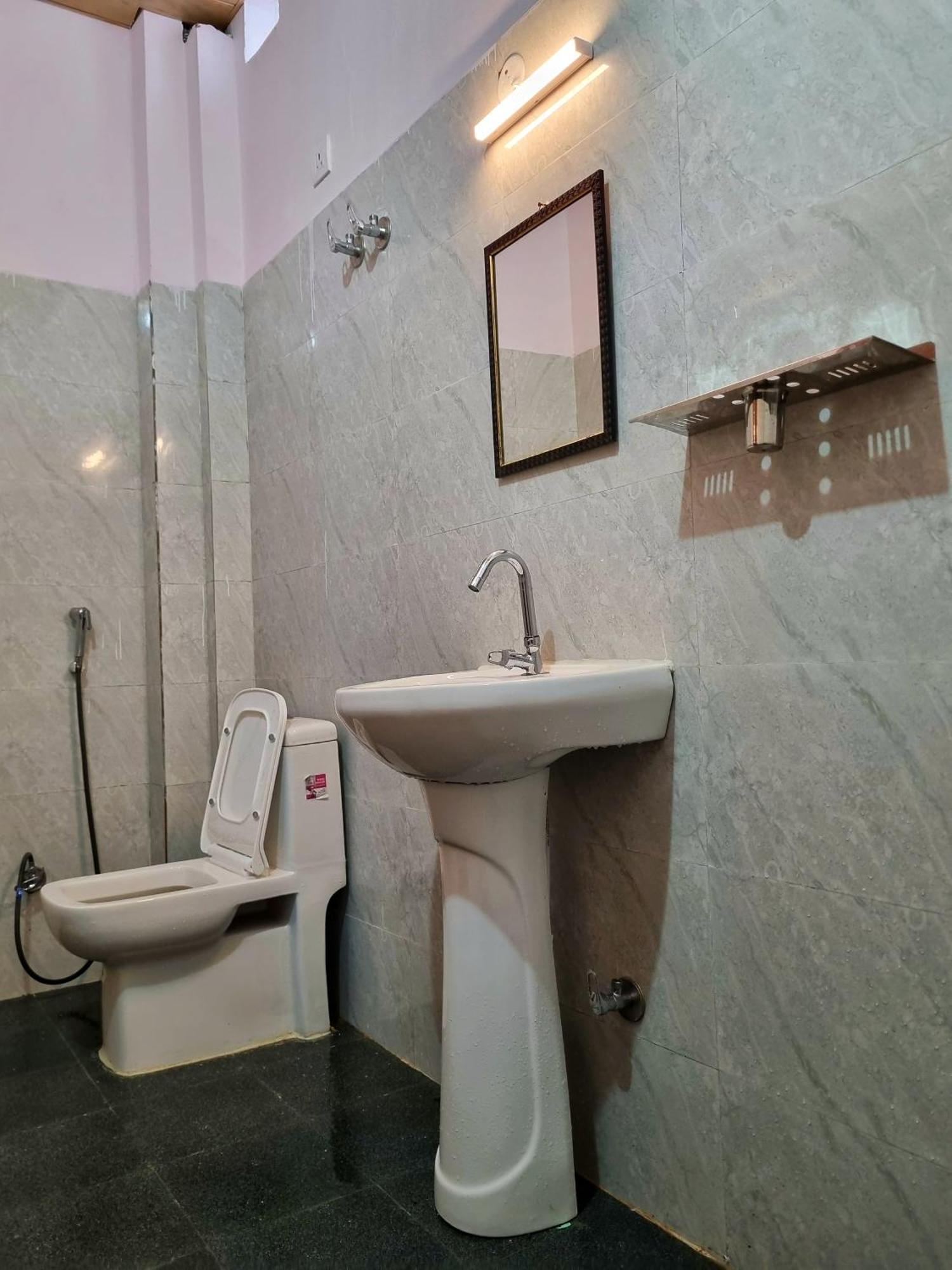 Landlopers Hostel Risikés Kültér fotó