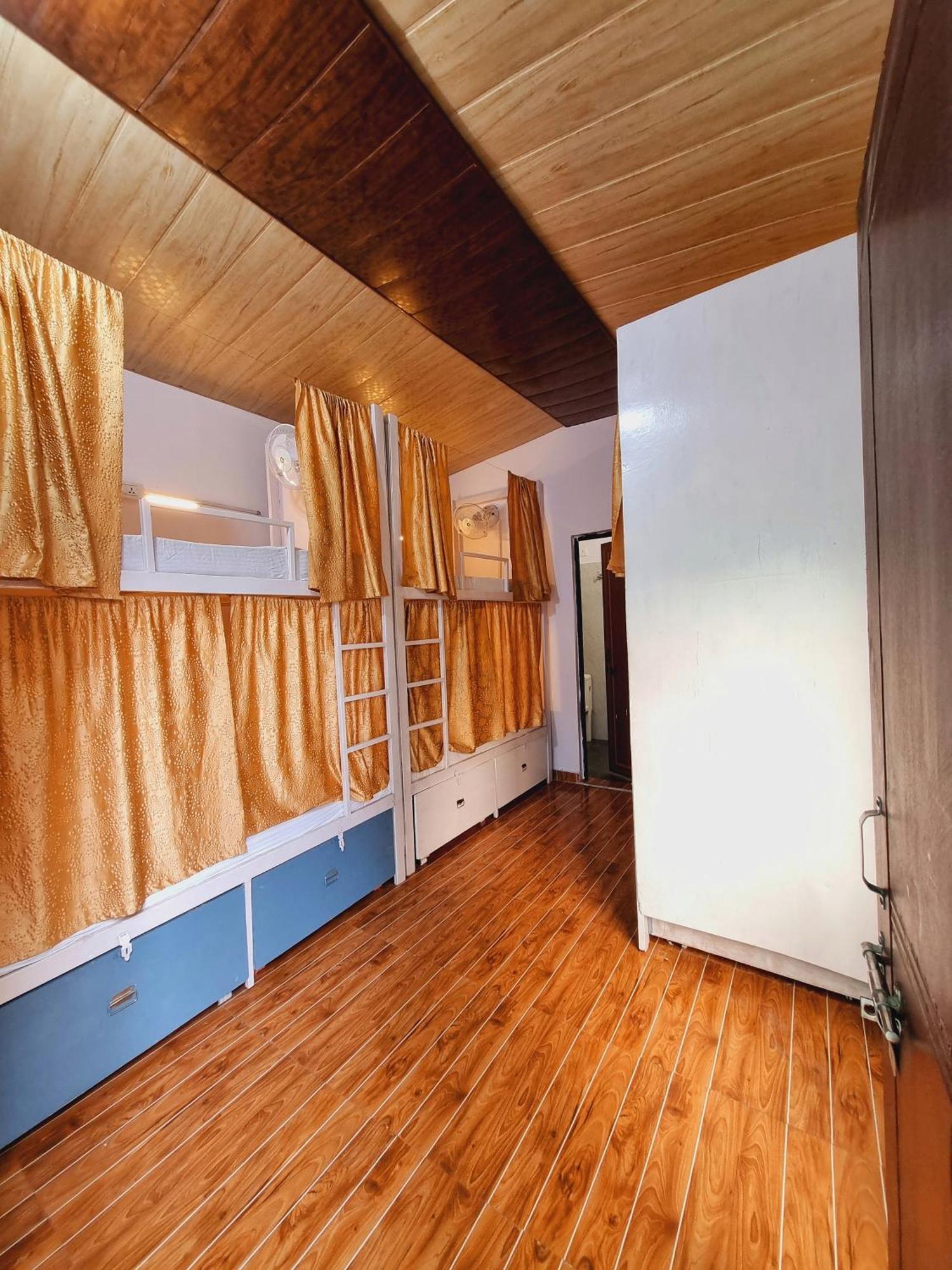 Landlopers Hostel Risikés Kültér fotó