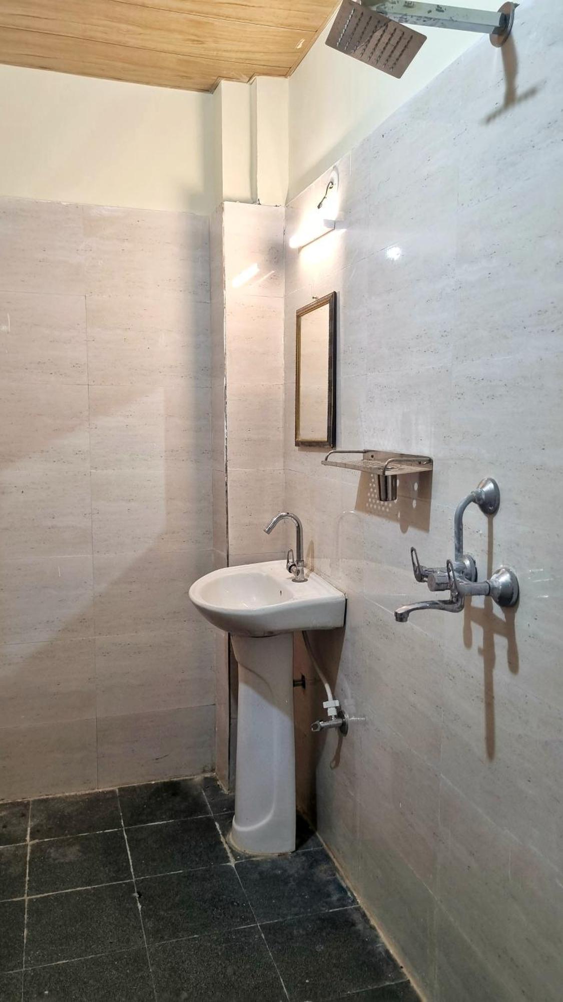 Landlopers Hostel Risikés Kültér fotó