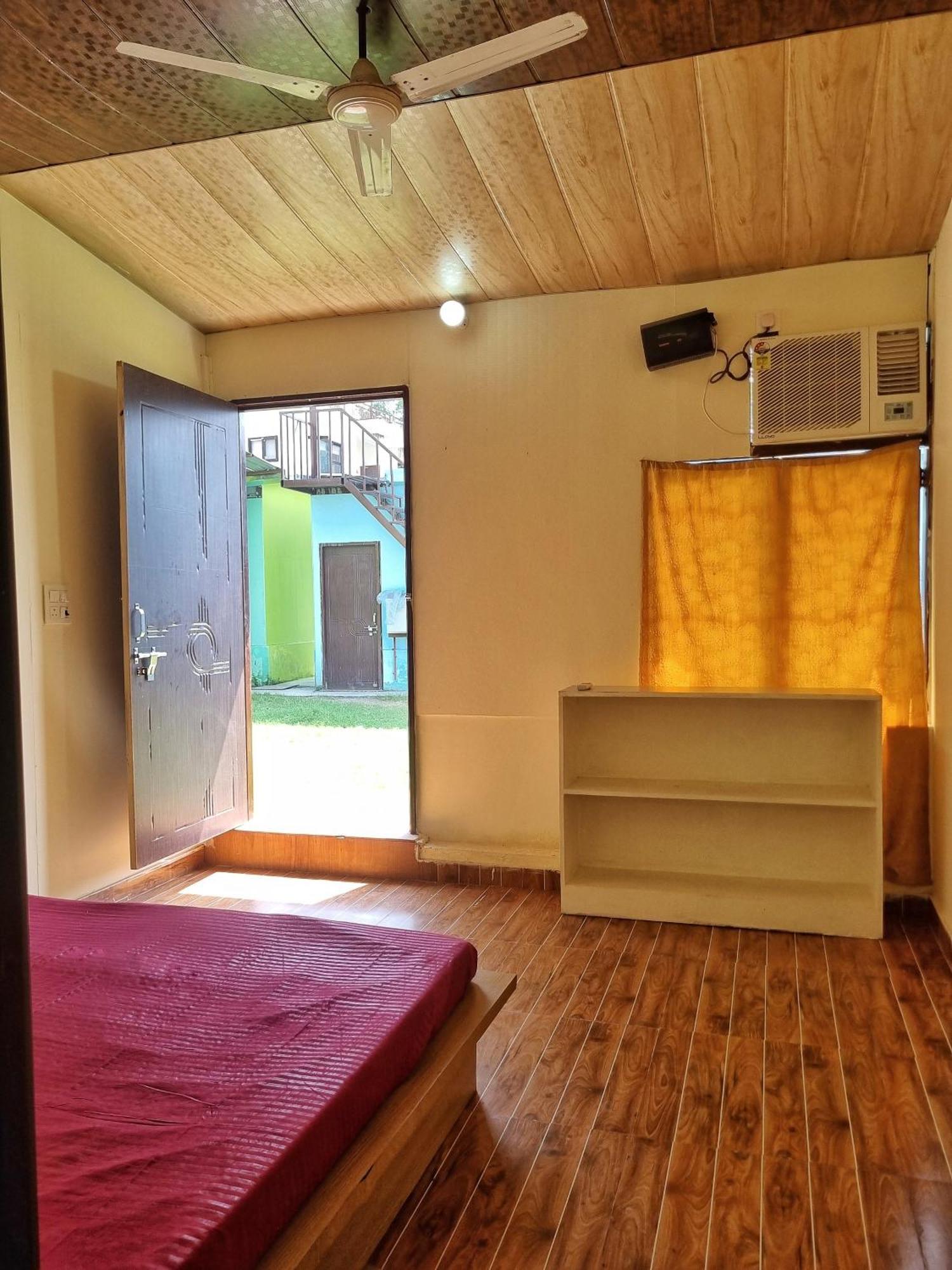 Landlopers Hostel Risikés Kültér fotó