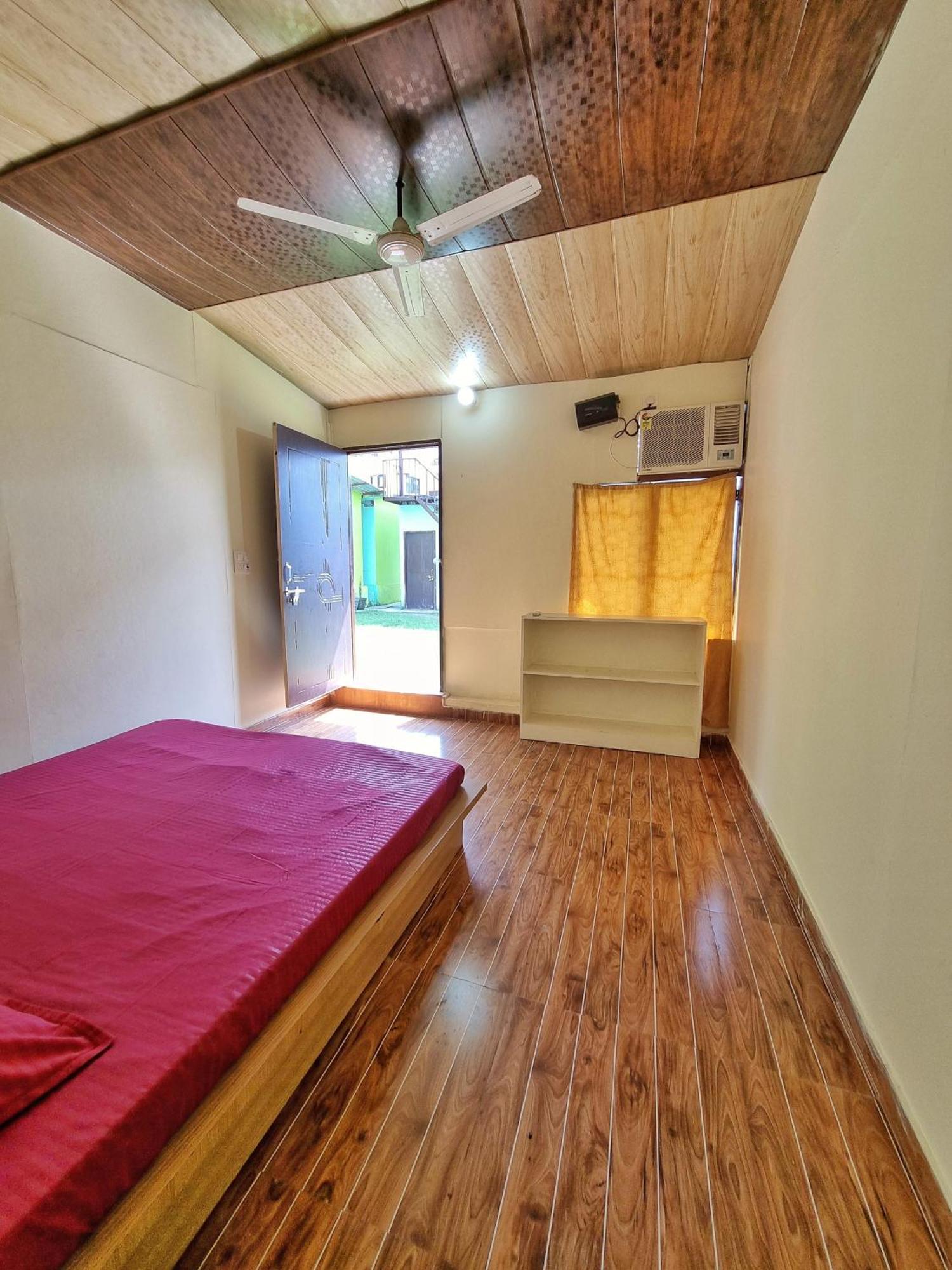 Landlopers Hostel Risikés Kültér fotó